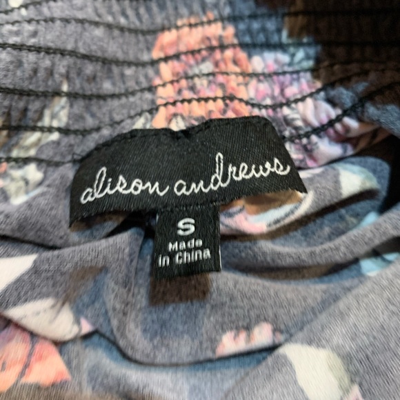 Floral off the shoulder shirt size small - Picture 3 of 7